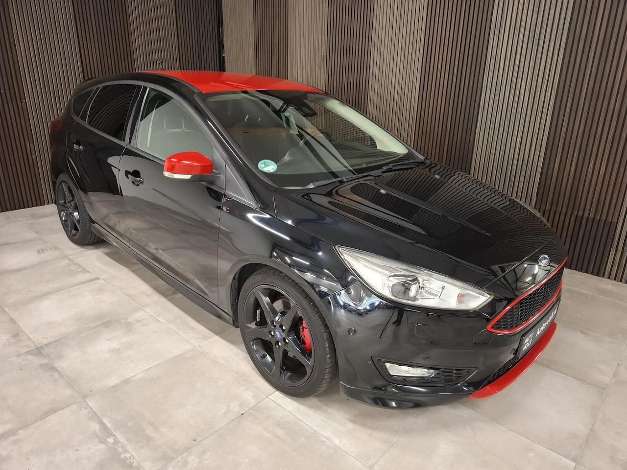 Ford Focus - 1.5 Red Edition - AutoWereld.nl