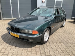 BMW 5-serie Touring - 520i 150PK 6 Cilinder Leder Airco