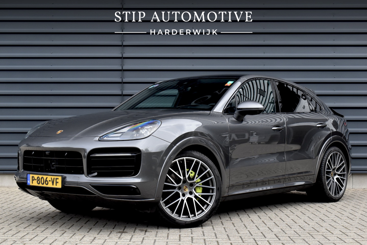 Porsche Cayenne Coupé - 3.0 E-Hybrid 462pk Sport Design | Panoramadak | 22'' Velgen | ACC | Head-Up | Bose | Sport - AutoWereld.nl