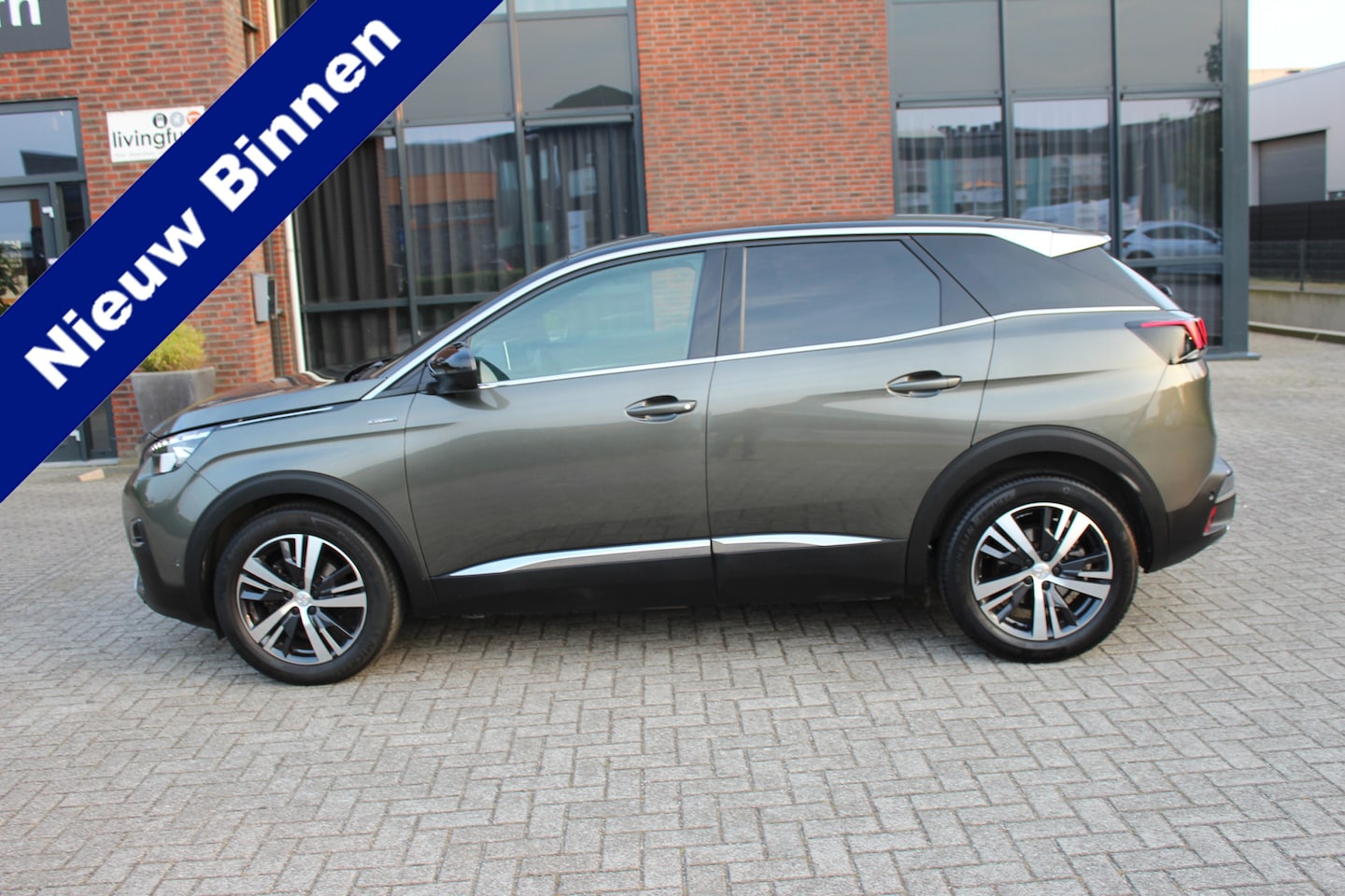 Peugeot 3008 - 1.2 PureTech GT Line Navi-360 Camera-Keyless-Stoelverwarming-Led-Adapt. Cruise-Trekhaak - AutoWereld.nl