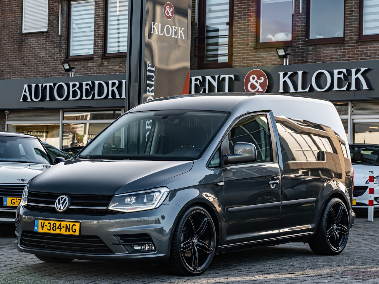 Volkswagen Caddy - 2.0 TDI L1H1 BMT Highline 180 PK!! VERLAAGD LED XENON APPLE CARPLAY - AutoWereld.nl