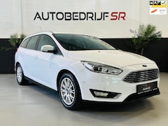 Ford Focus Wagon - 1.5 Titanium Edition 182PK Trekhaak Facelift Navigatie Xenon Vol opties