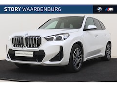 BMW iX1 - xDrive30 High Executive M Sport / Panoramadak / Sportstoelen / Adaptieve LED / Comfort Acc