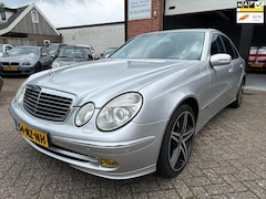 Mercedes-Benz E-klasse - 200 K. Avantgarde AUTOMAAT-NAVI-CRUISE-PDC-CLIMA