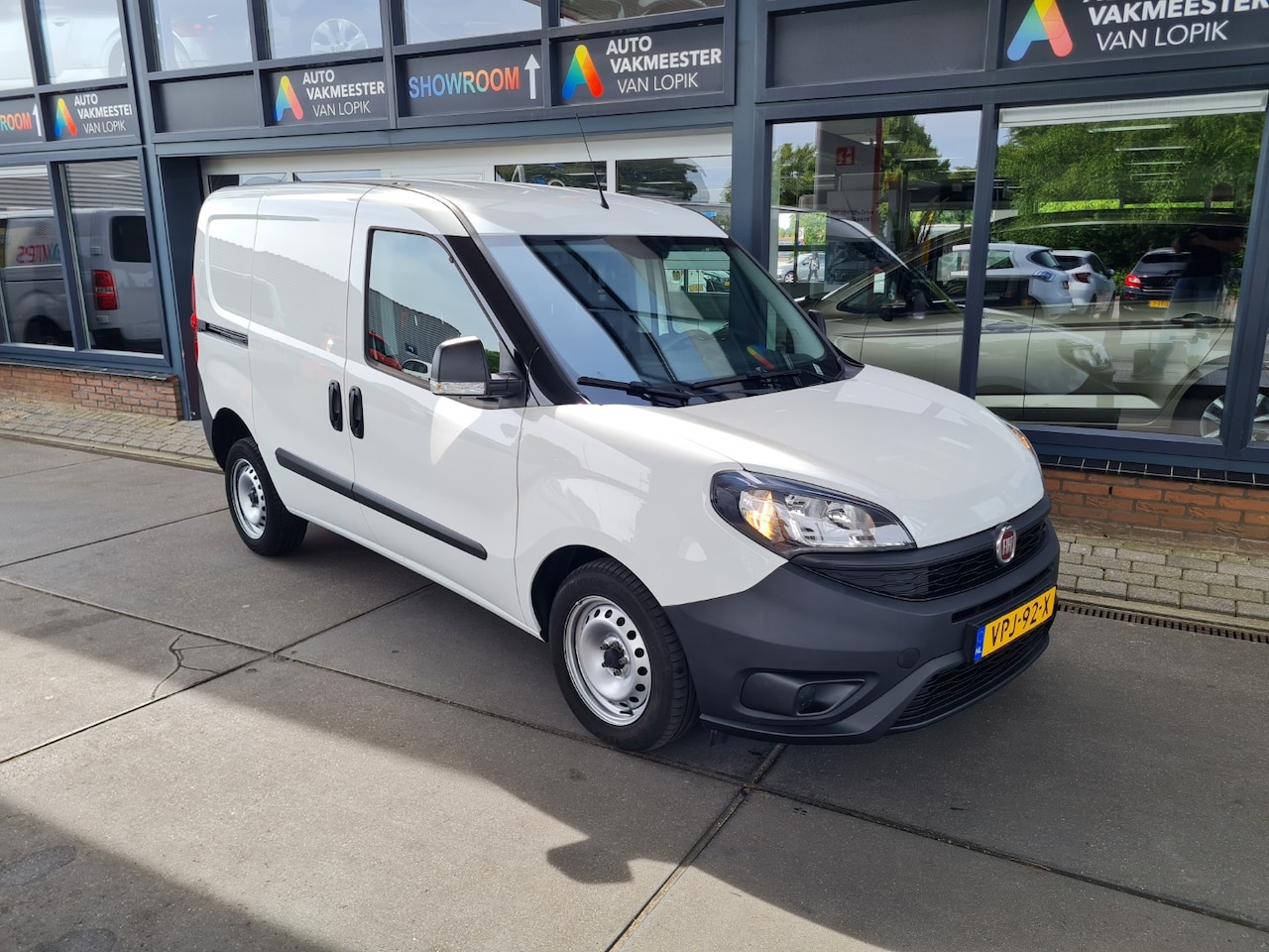 Fiat Doblò Cargo - PLC 1.6 MJ 16V 105pk 3 Zits Trekhaak Nieuwst! 26.189 km ! - AutoWereld.nl
