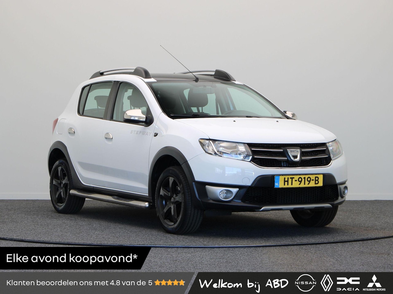 Dacia Sandero Stepway - 90pk TCe Lauréate | Trekhaak | Navigatie | Cruise control | - AutoWereld.nl