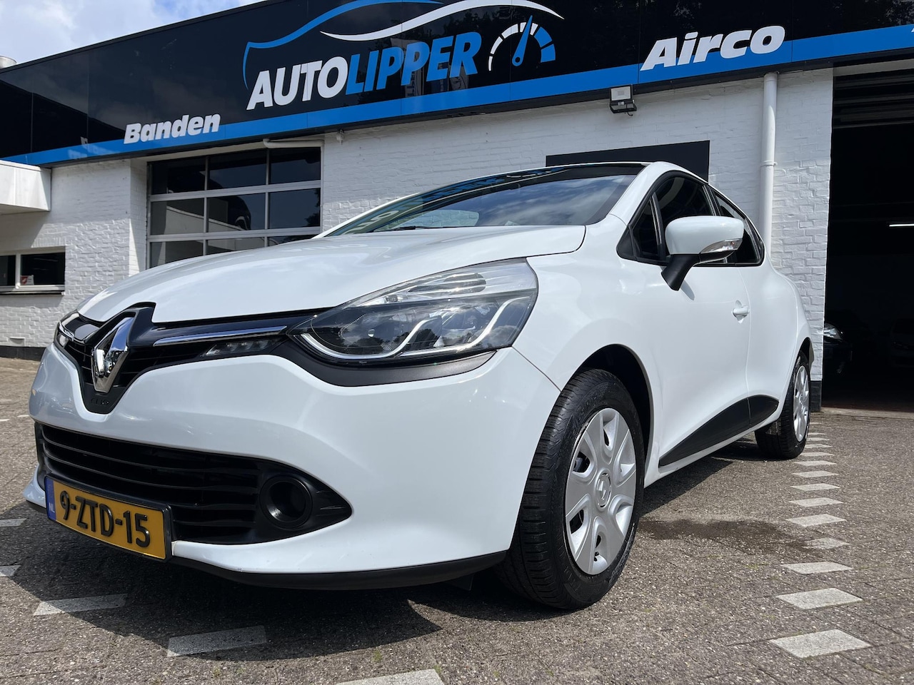 Renault Clio - 0.9 TCe Expression /Nieuwe apk bij aflevering/All season banden - AutoWereld.nl