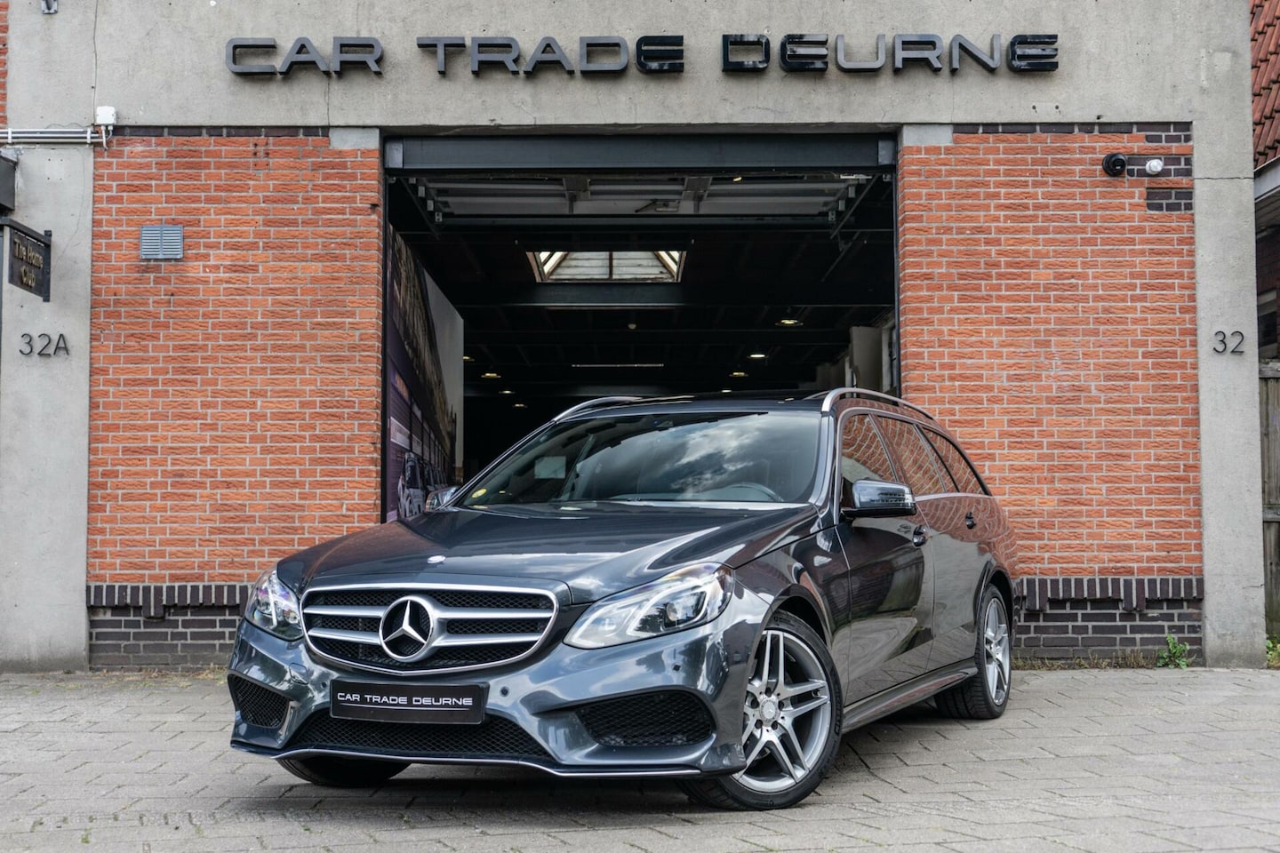 Mercedes-Benz E-klasse Estate - 200 AMG Pano / Led / PDC - AutoWereld.nl
