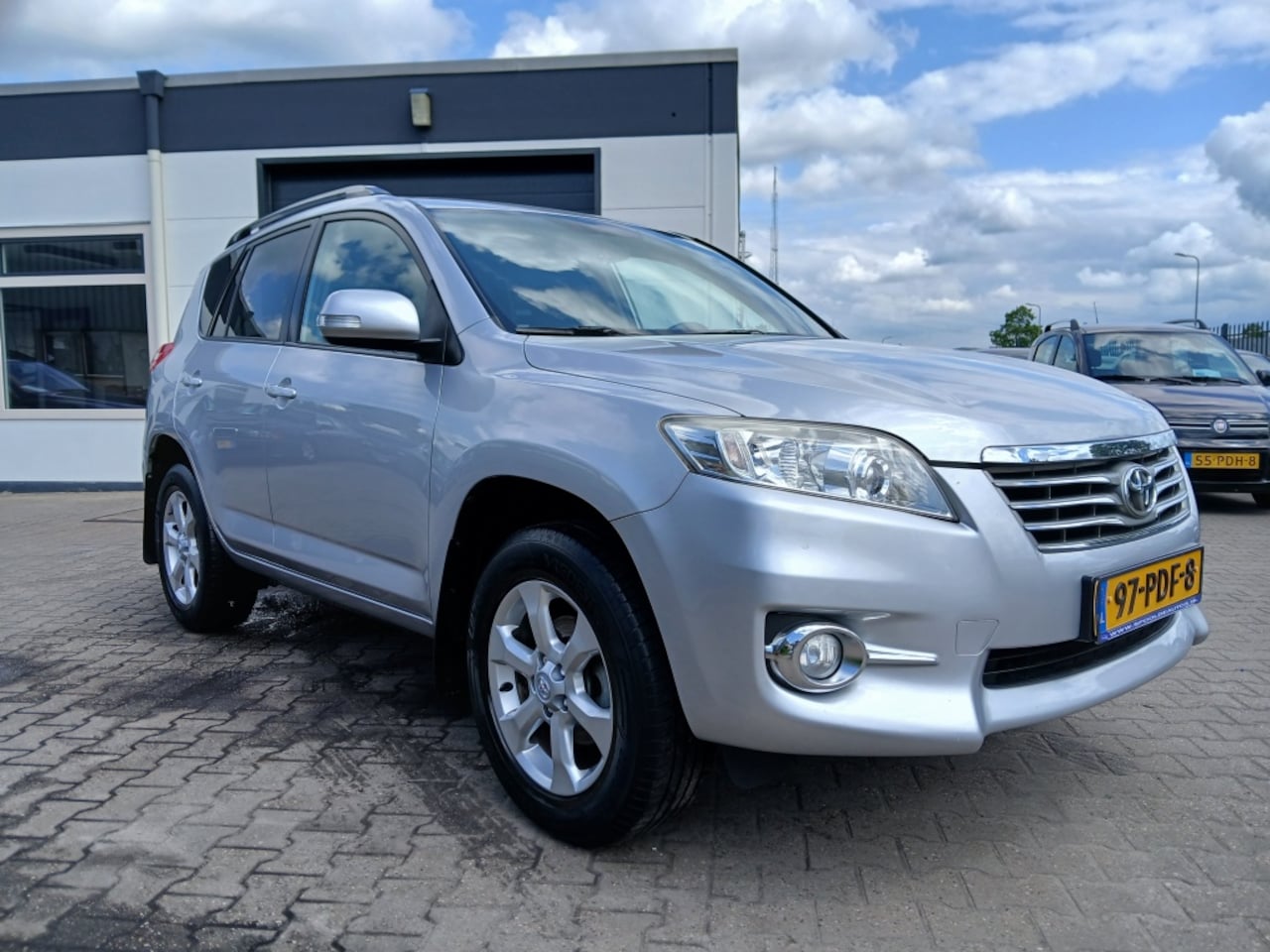 Toyota RAV4 - 2.0 VVTi Dynamic/Dealer onderhouden - AutoWereld.nl