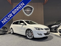 Opel Astra Sports Tourer - 1.6 Turbo Cosmo ClimaC.CruiseC.Pdc.Navi.179PK.LMV