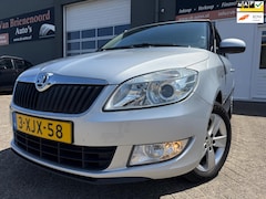 Skoda Fabia Combi - 1.2 TSI Drive van 1ste Eig met parkeersensoren en navigatie en airco en cruise controle