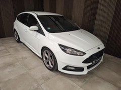 Ford Focus - 2.0 ST-3