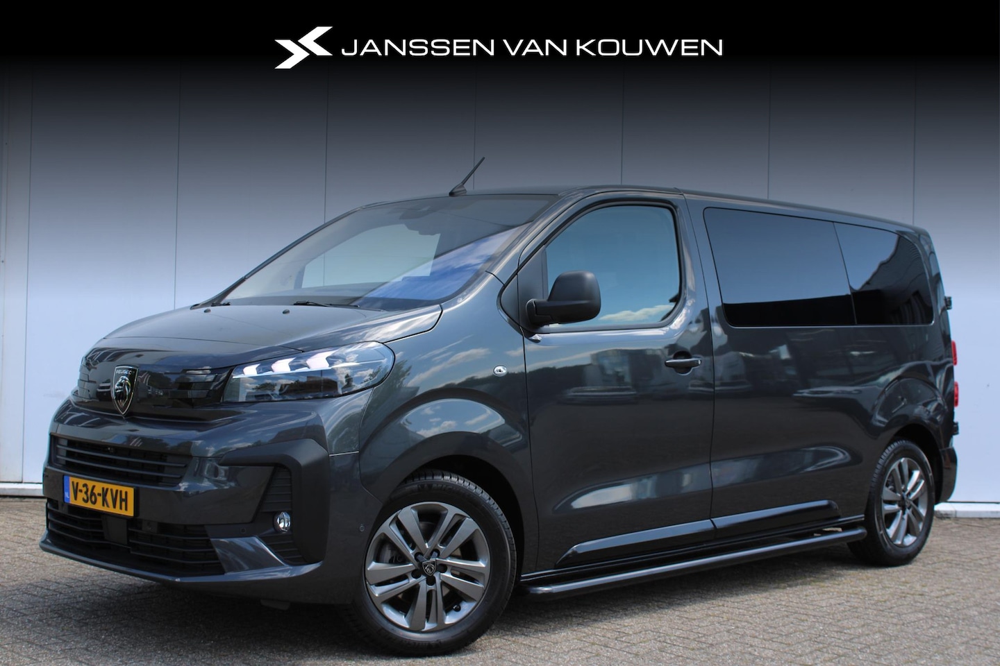 Peugeot Expert - 2.0 BlueHDi 180 pk automaat L2 Nieuw uit voorraad leverbaar - AutoWereld.nl