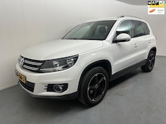 Volkswagen Tiguan - 1.4 TSI Sport&Style # Leder # Clima # Pdc # Dealer onderhouden # Trekhaak # Nap