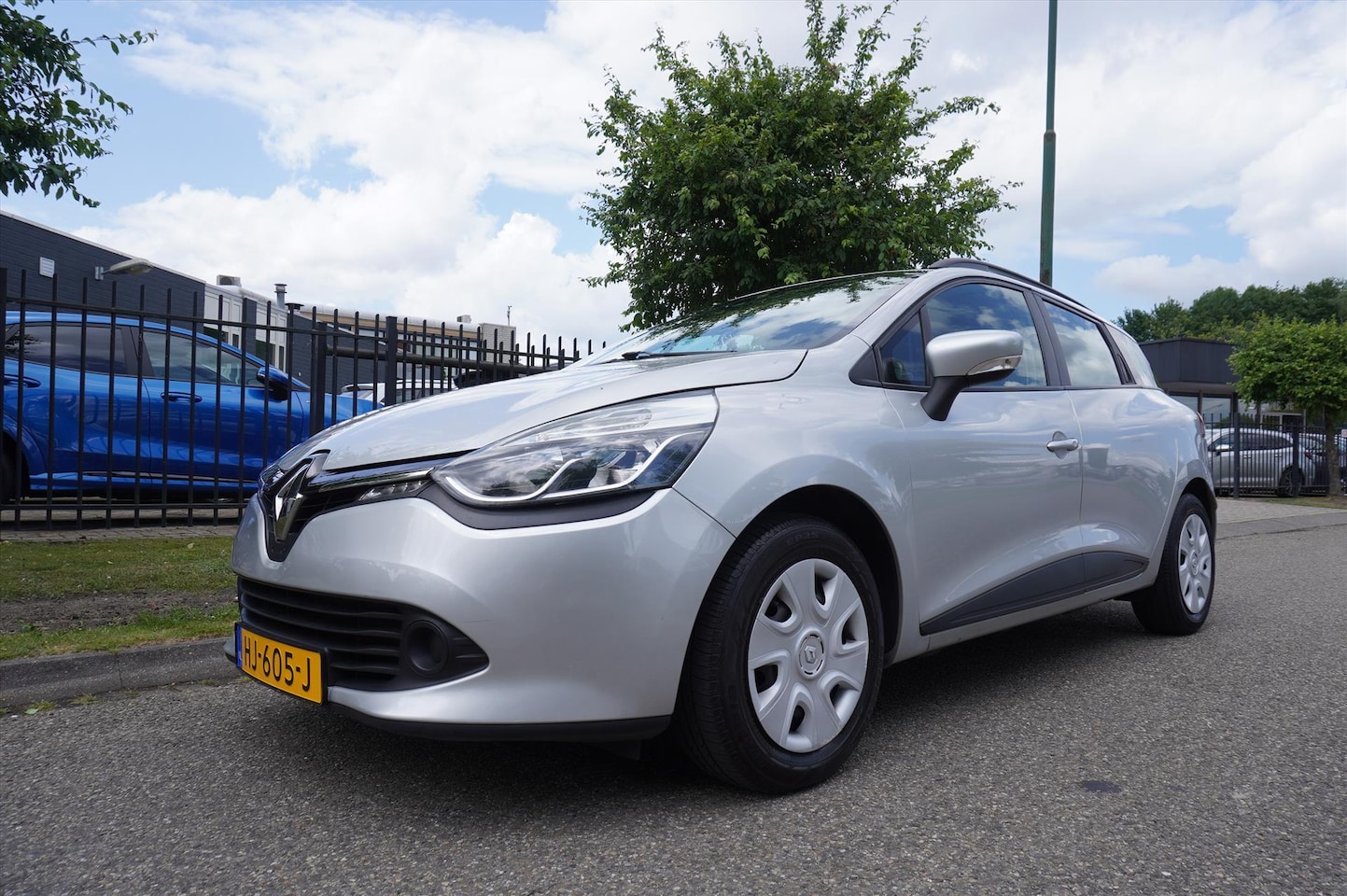 Renault Clio - Energy TCe 90pk S&S Expression AIRCO Navigatie - AutoWereld.nl
