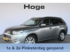 Mitsubishi Outlander - 2.0 PHEV Executive Edition Automaat Clima Navigatie Trekhaak Rijklaarprijs Inruil Mogelijk