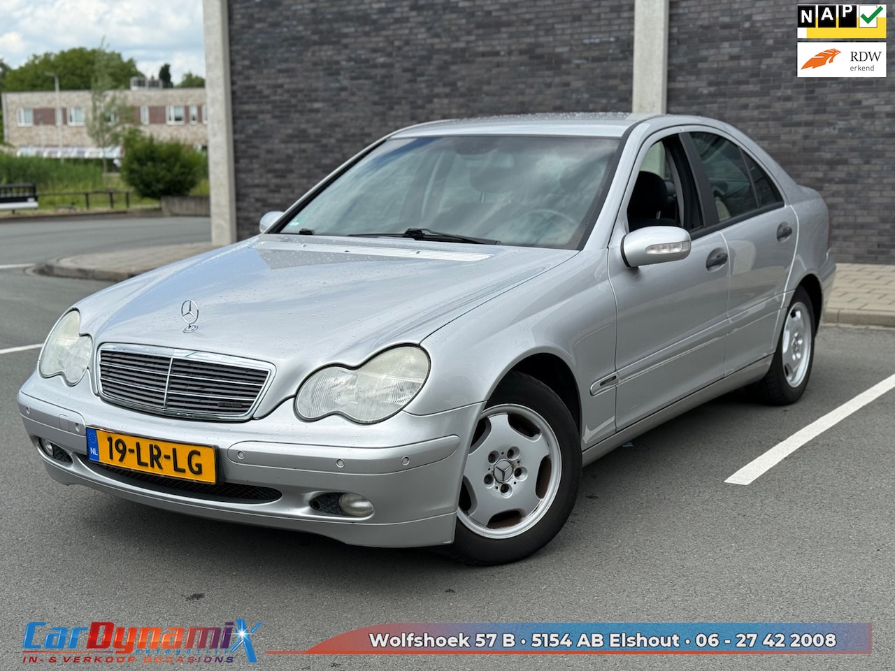 Mercedes-Benz C-klasse - 180 K. Elegance // PDC // LMV // Cruise // Airco // Rijd Schakelt Goed - AutoWereld.nl