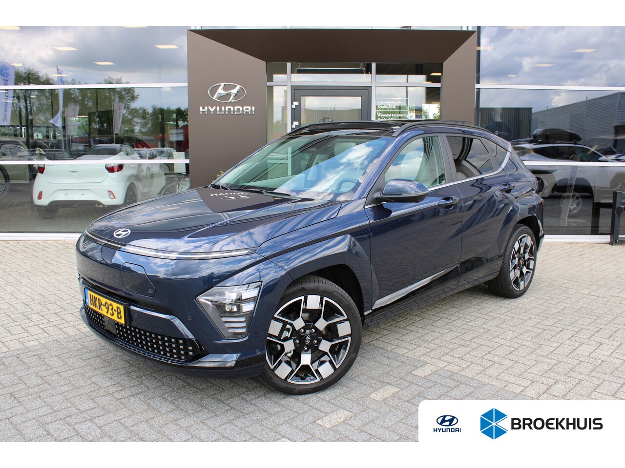 Hyundai Kona Electric - Premium Sky 65.4 kWh | DEMO | Schuifkantel dak | Elektrisch bedienbare voorstoelen | 360 g - AutoWereld.nl