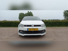 Volkswagen Polo - 1.2 TSI Highline R Line interior and exterior