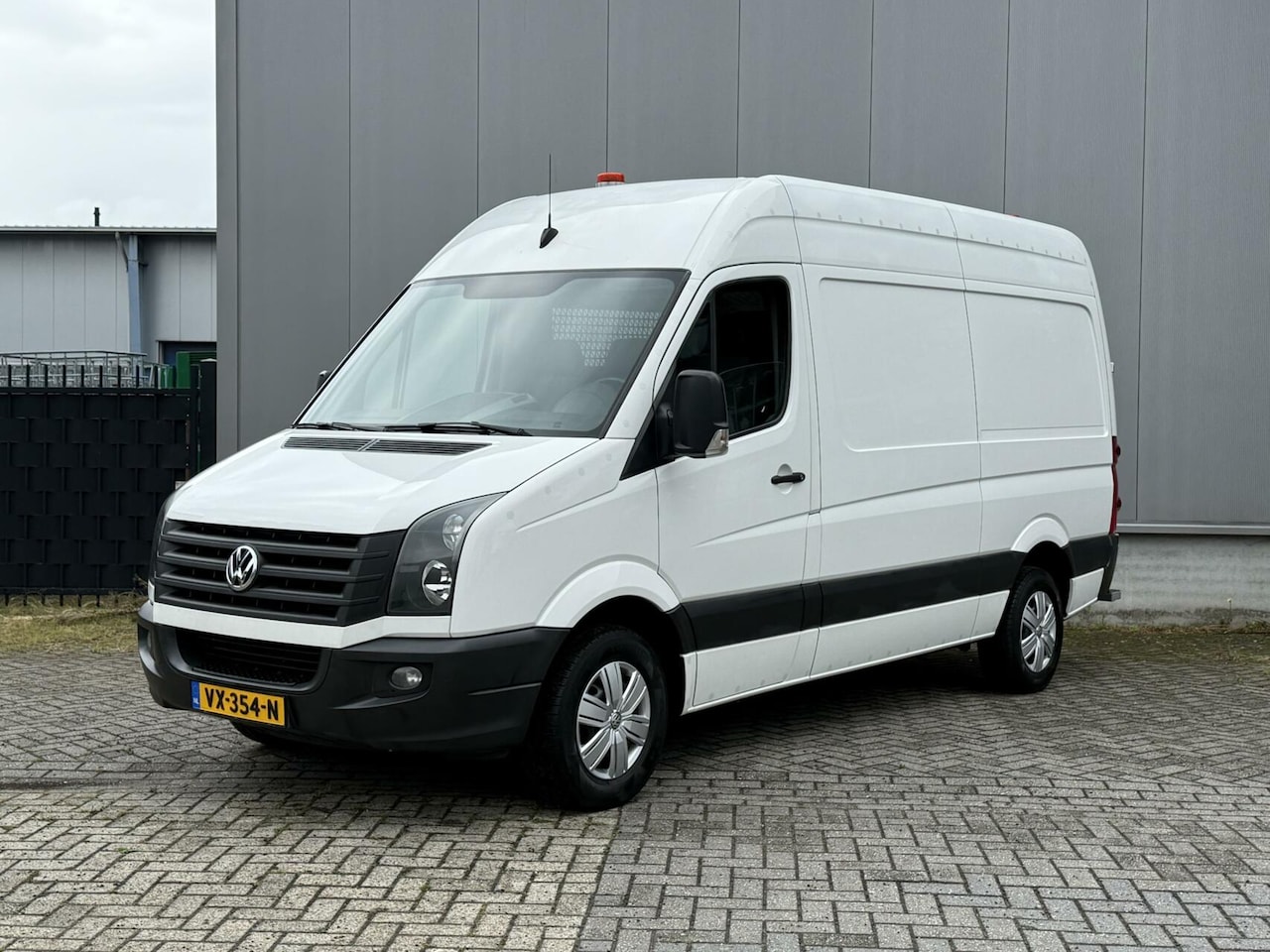 Volkswagen Crafter - Bestel 46 2.0 TDI L2H2 Super nette bus! - AutoWereld.nl