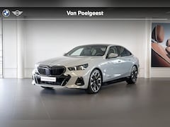 BMW 5-serie - Sedan 530e l M-Sport Prol Comfort Pack l Elek. Trekhaak