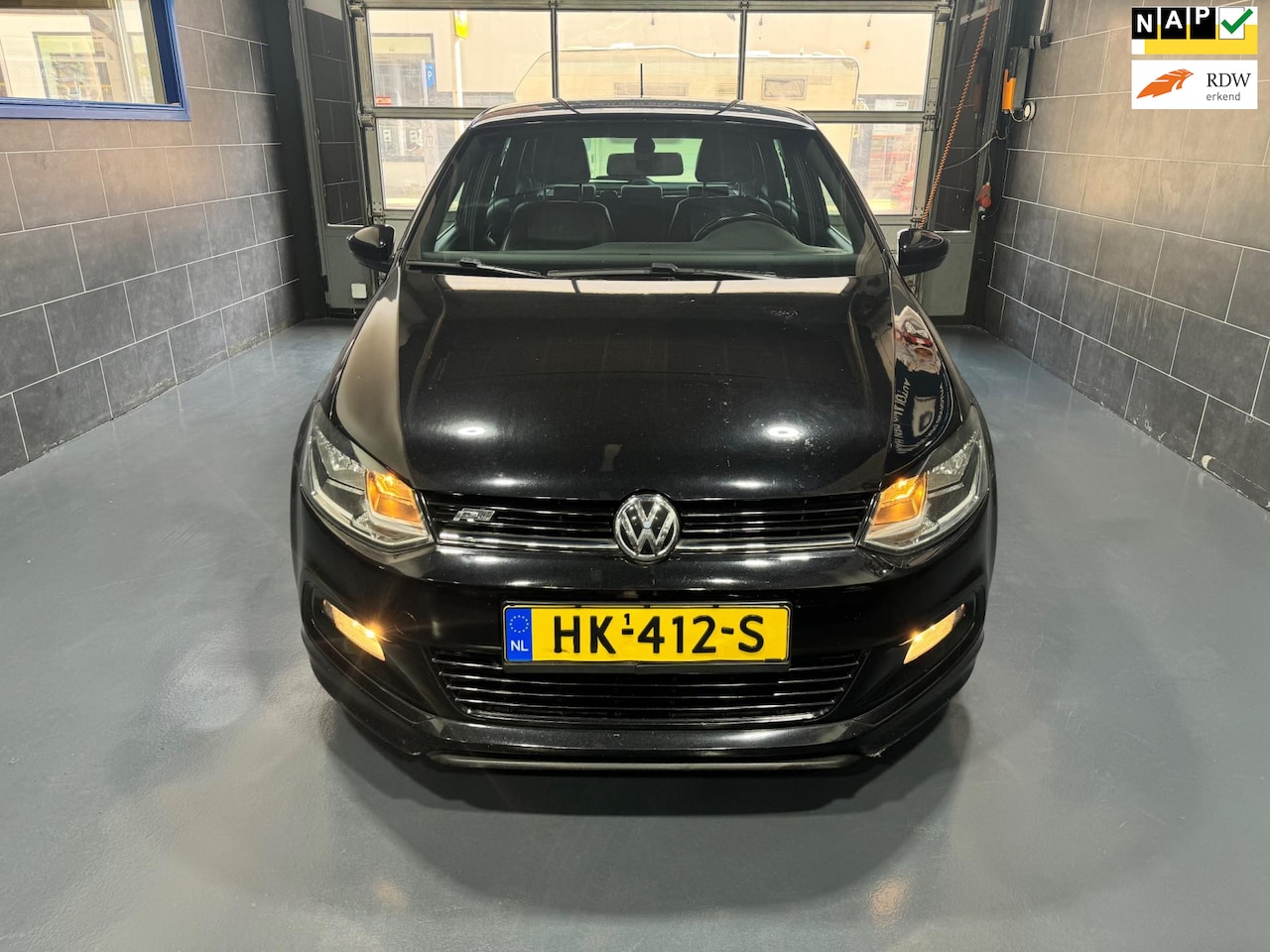 Volkswagen Polo - 1.4 TDI R-line - Carplay - Stoelverwarning - Alcantara - Bleutooth - Cruise Control - AutoWereld.nl
