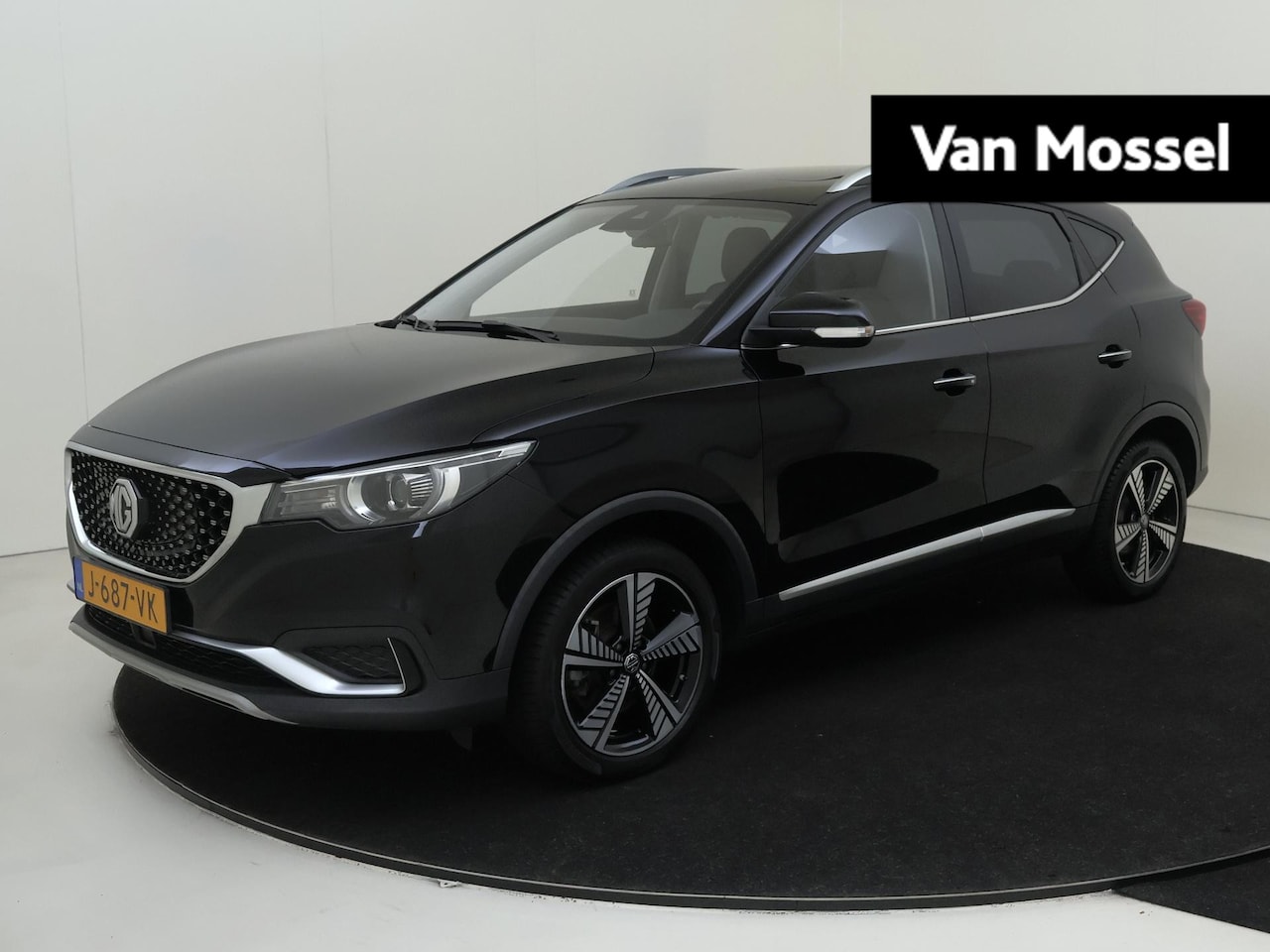 MG ZS - Luxury 45 kWh 1e eig. / Panoramadak / Apple carplay / Camera - AutoWereld.nl