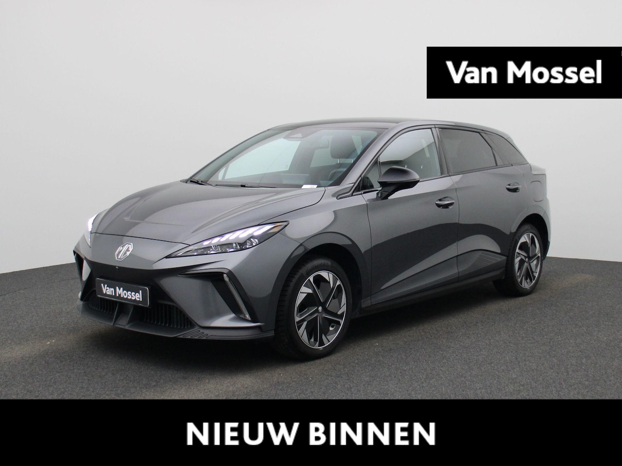 MG MG4 Electric - Luxury 64 kWh - AutoWereld.nl