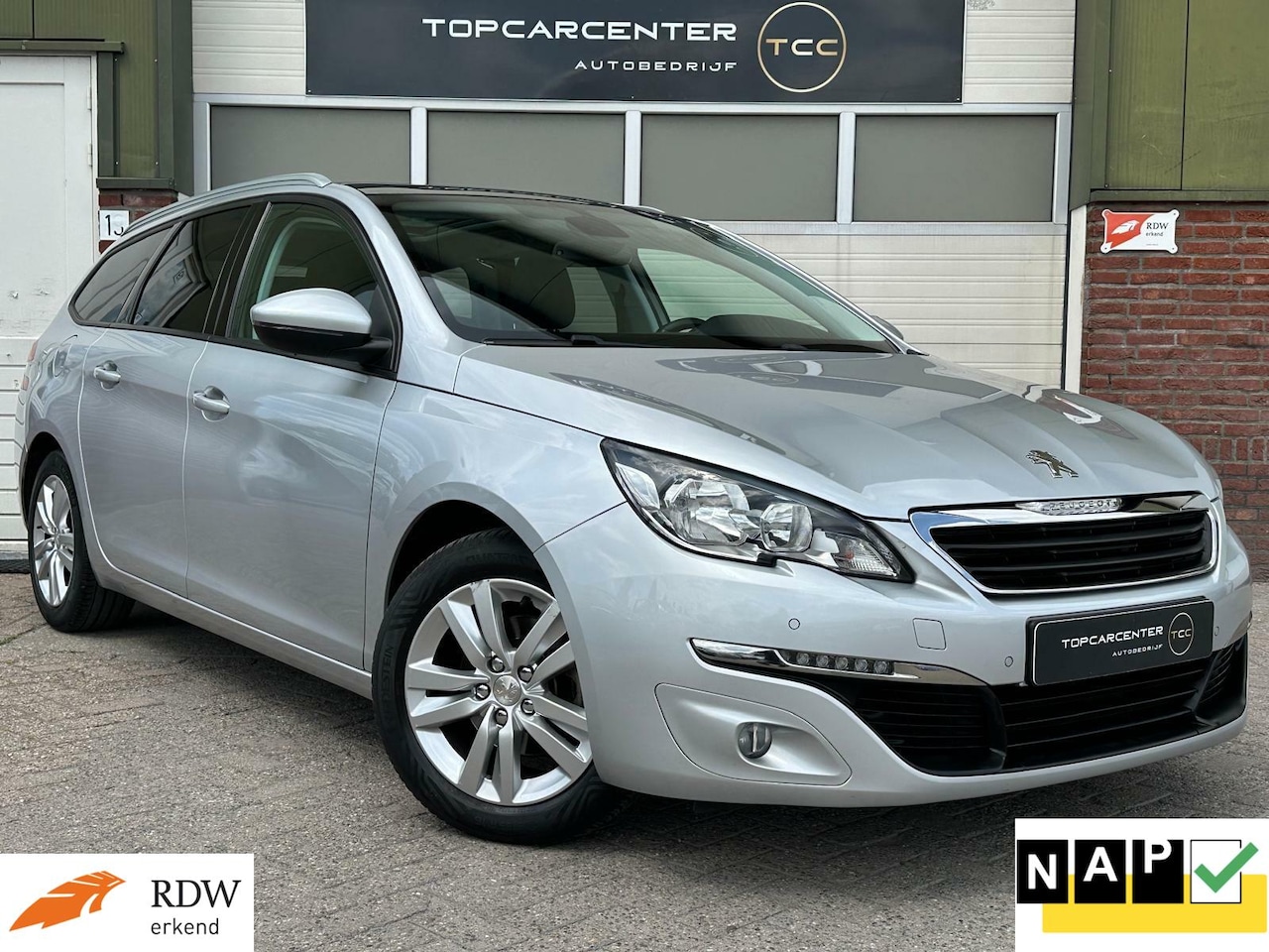 Peugeot 308 SW - 1.2 PureT Executive/PANP/NAVI/PARKS/APK/NAP - AutoWereld.nl