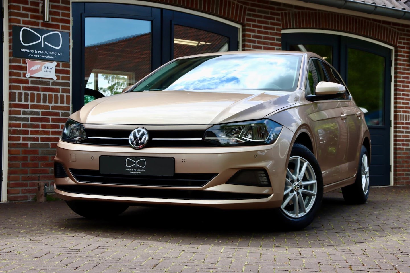 Volkswagen Polo - 1.0 TSI Comfortline | 2e eigenaar | AIRCO | DSG | PARKEERASS. - AutoWereld.nl