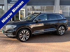 Volkswagen Touareg - 3.0 TSi eHybrid 4MOTION 470pk Trekhaak, Schuif-/kanteldak, Panoramadak, 21Inch Xenon, Leer