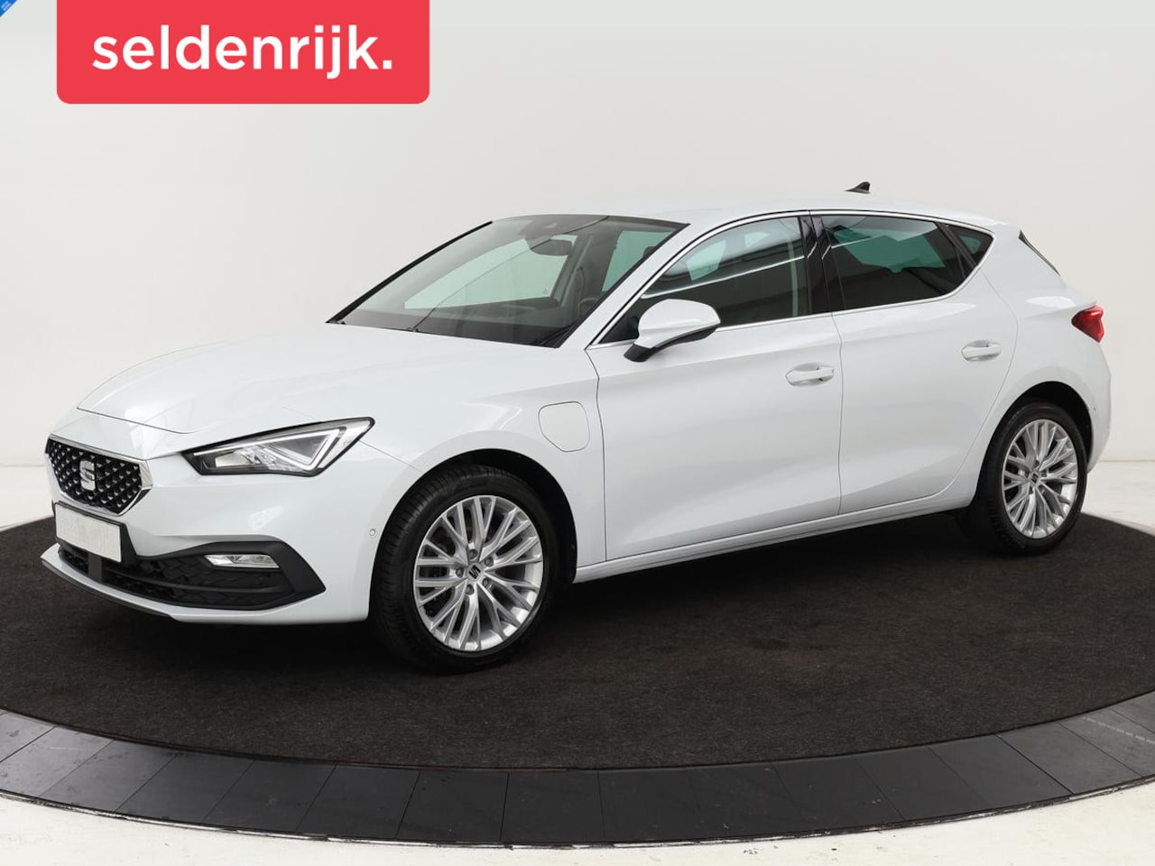 Seat Leon - 1.4 TSI e-Hybrid PHEV | Stoel & stuurverwarming | Leder/Alcantara | Carplay | Camera | Nav - AutoWereld.nl