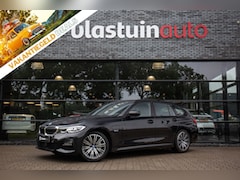 BMW 3-serie Touring - 330e High Executive M-Sport , Adap. cruise, Trekhaak, Sfeerverlichting,