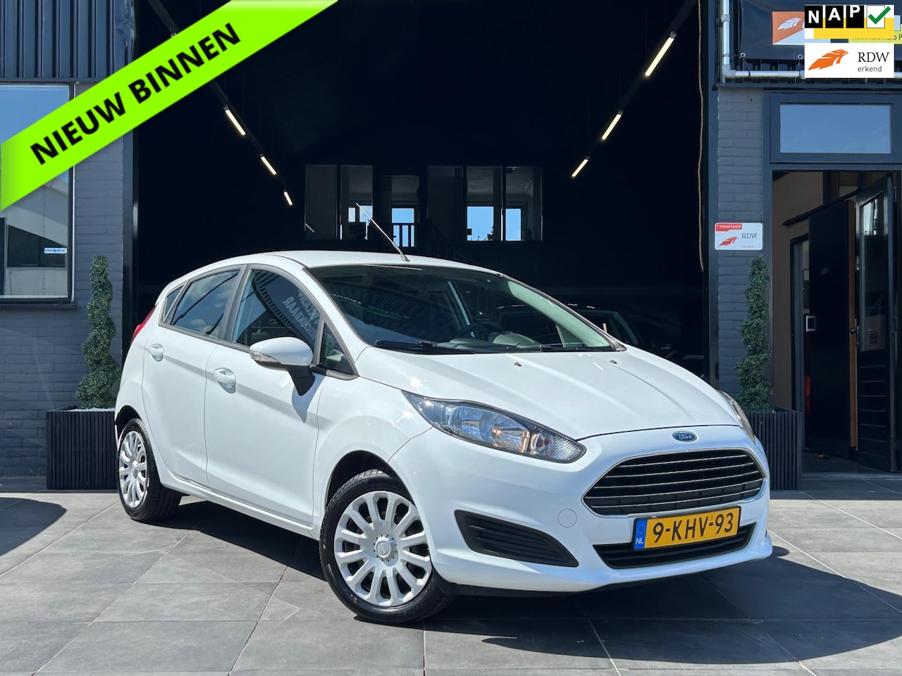 Ford Fiesta - 1.0 Champion|Cruise Control|5 deuren|Climate|APK - AutoWereld.nl