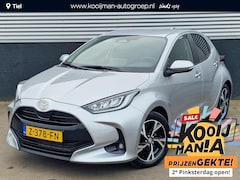 Toyota Yaris - 1.5 Hybrid 115 First Edition Navigatie, Smart Key, Achteruitrijcamera, Privacy glass, LMV,