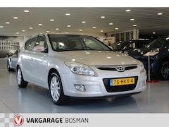 Hyundai i30 - 1.6i Dynamic Bns/NAVIGATIE/AIRCO/PDC