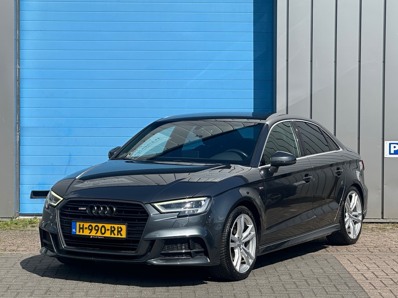 Audi A3 Limousine - 35 TFSI S LINE VIRTUAL DEALER OND 1 EIG Sport - AutoWereld.nl