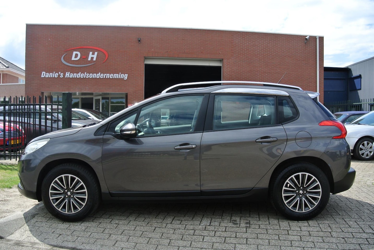 Peugeot 2008 - 1.6 VTi Blue Lease Executive airco inruil mogelijk - AutoWereld.nl