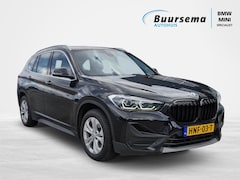 BMW X1 - xDrive25e LED | PDC | Sportstuur | Cruise control | Navigatie |