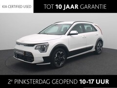 Kia Niro EV - DynamicLine 64.8 kWh | 3-fase 11KW laden | Climate Control | Navigatie | LM Velgen | Eerst