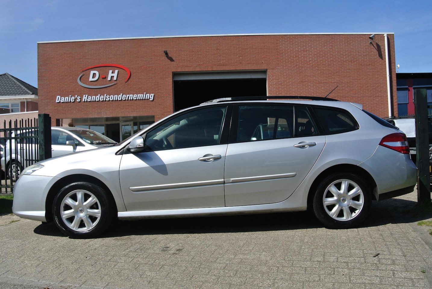 Renault Laguna Estate - 2.0 16V Sélection Business inruil mogelijk nap - AutoWereld.nl