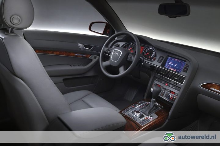 Technische gegevens: Audi A6 Avant - FSI quattro Line - 5-deurs / Combi