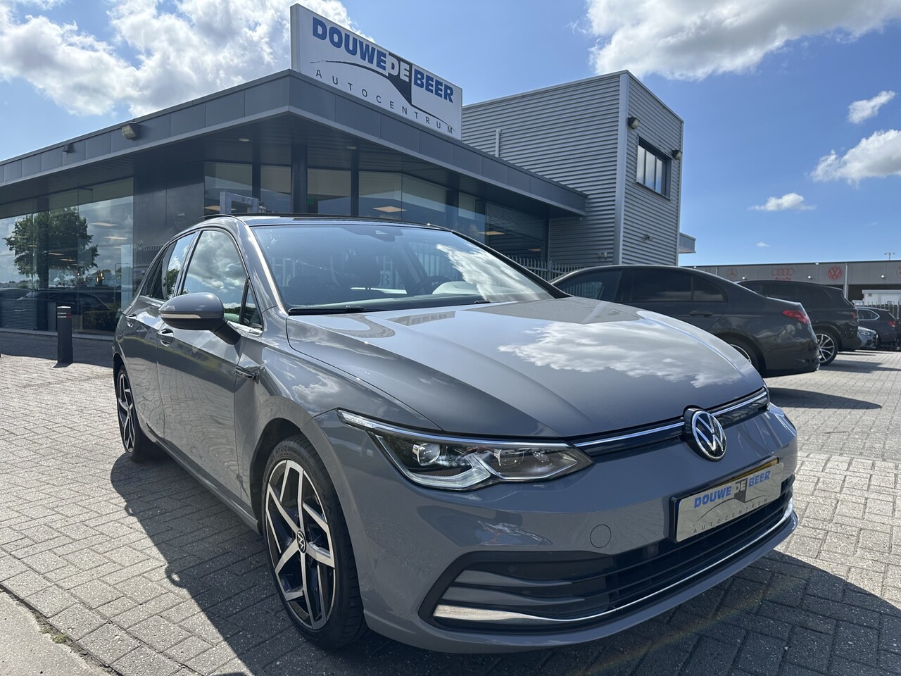 Volkswagen Golf - 1.5 eTSI Style Pano-Dak | IQ. Light | Massage | Memory | DAB | - AutoWereld.nl