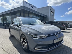 Volkswagen Golf - 1.5 eTSI Style Pano-Dak | IQ. Light | Massage | Memory | DAB |