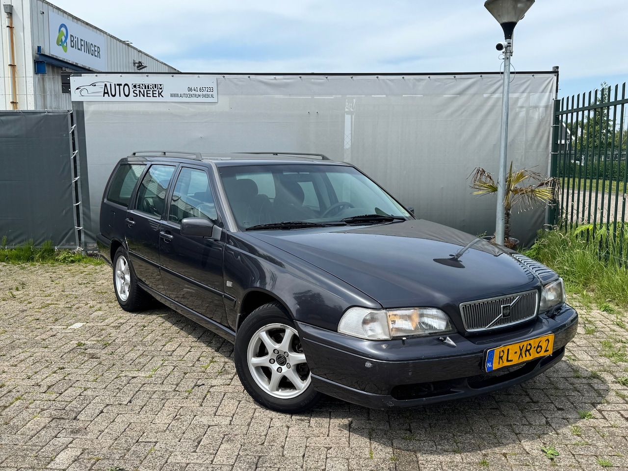 Volvo V70 - 2.5 Sports-Line - Airco - APK 12-25 - AutoWereld.nl