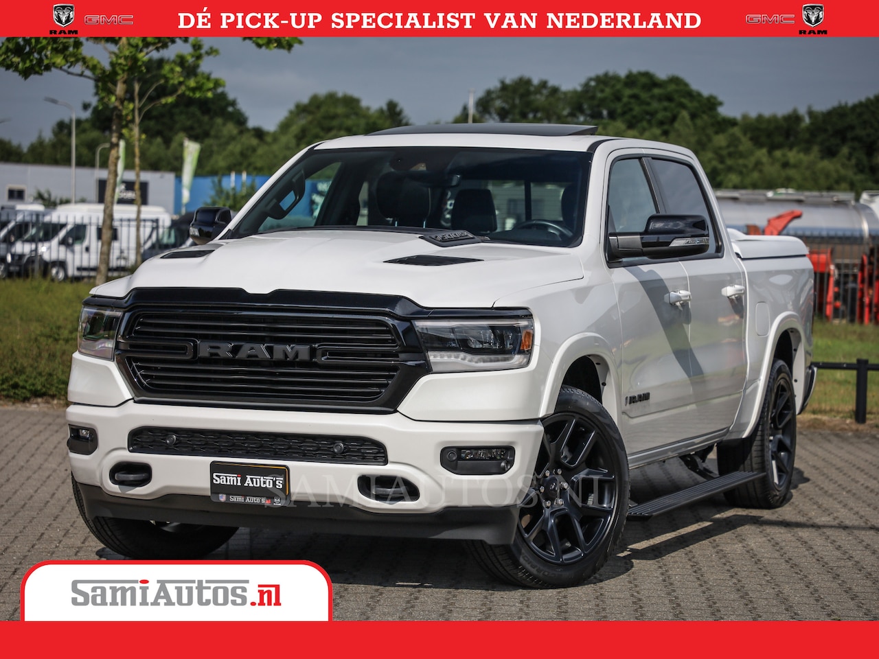 Dodge Ram 1500 - Laramie Night Edition | 5.7V8 4X4 | Sport Line met Panorama dak en Camera en veel meer | L - AutoWereld.nl