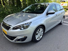 Peugeot 308 SW - 1.2 PureTech Allure / Xenon / LED / Navi / Trekhaak