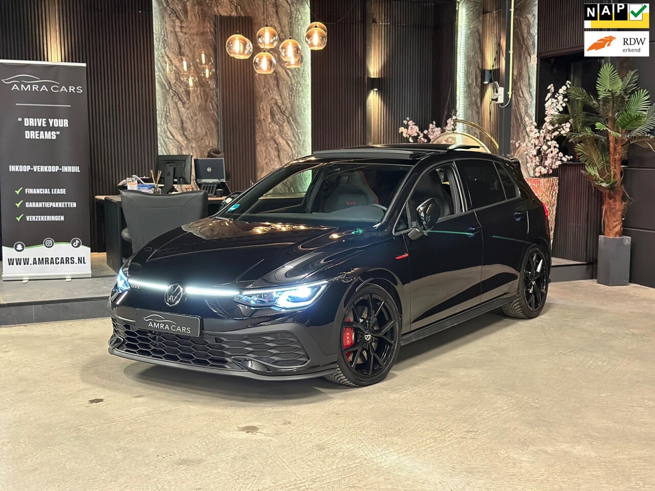 Volkswagen Golf - 2.0 TSI Clubsport|Black edition|PANO|BOMVOL - AutoWereld.nl