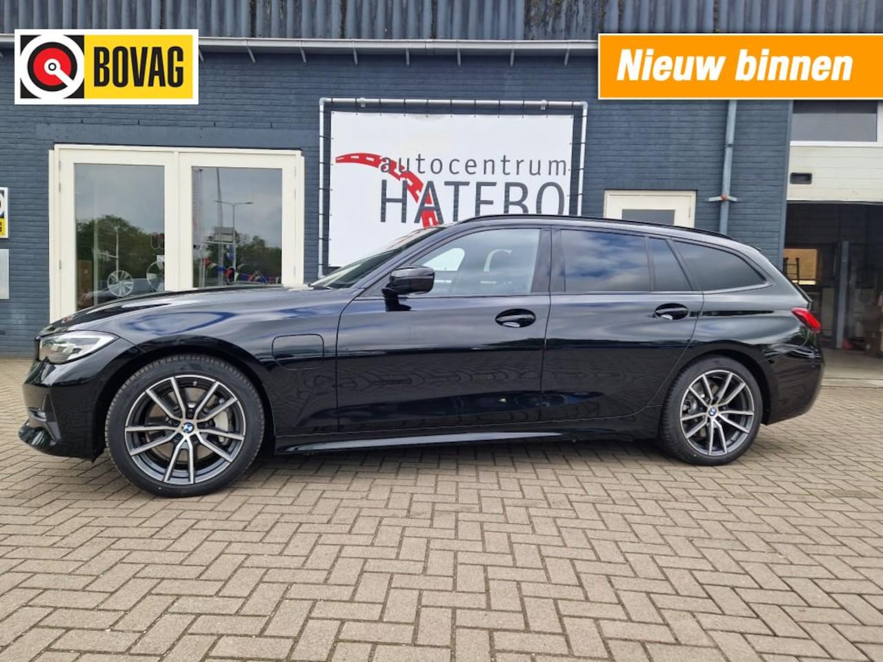 BMW 3-serie - 330E X-Drive sportLine Navi Leder AppleCAR HEUD Blackline - AutoWereld.nl