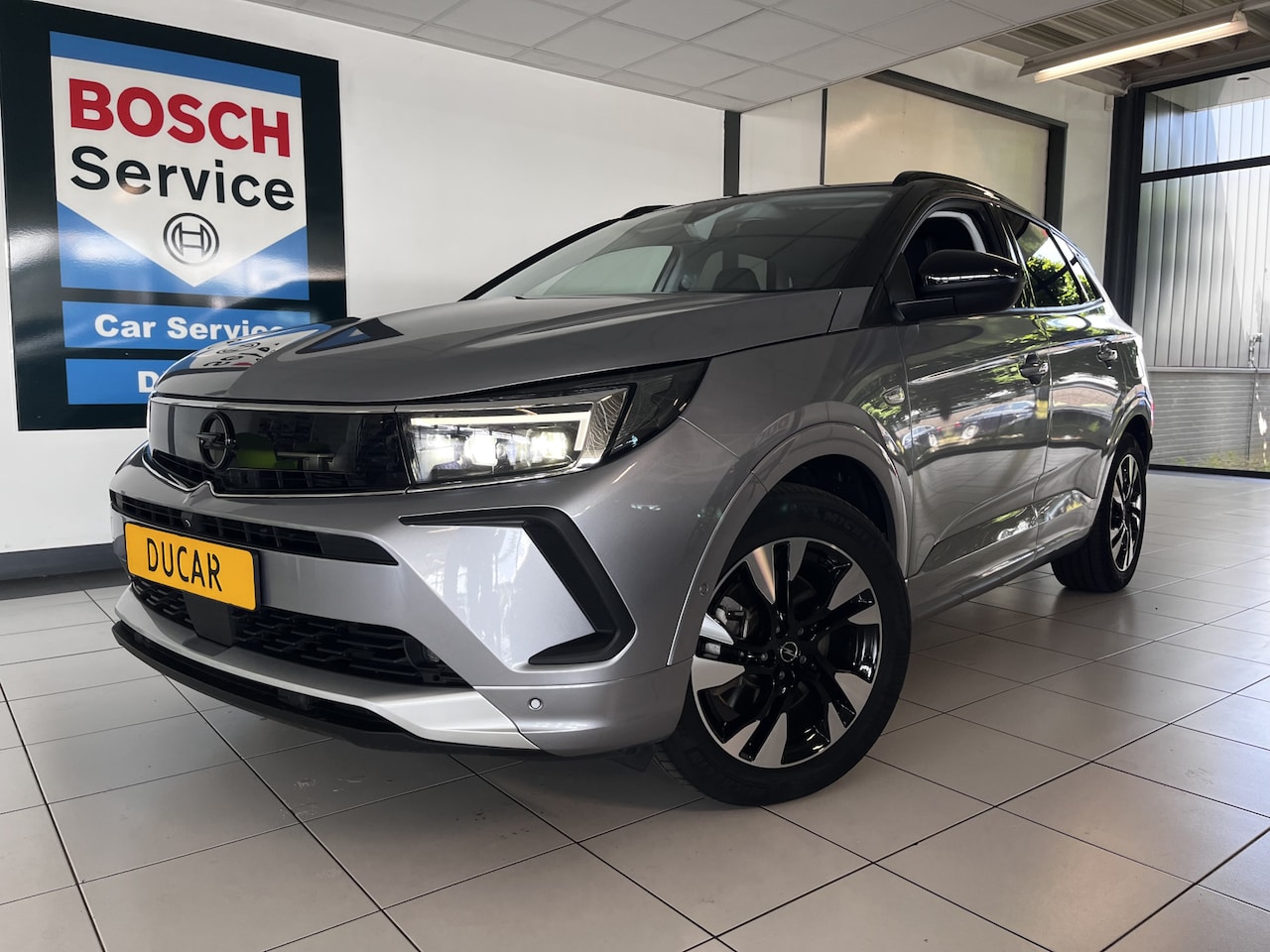 Opel Grandland - 1.6 Turbo plug-in Hybrid 300PK 4x4 Ultimate Leer | Nachtzicht | Elektrische klep - AutoWereld.nl
